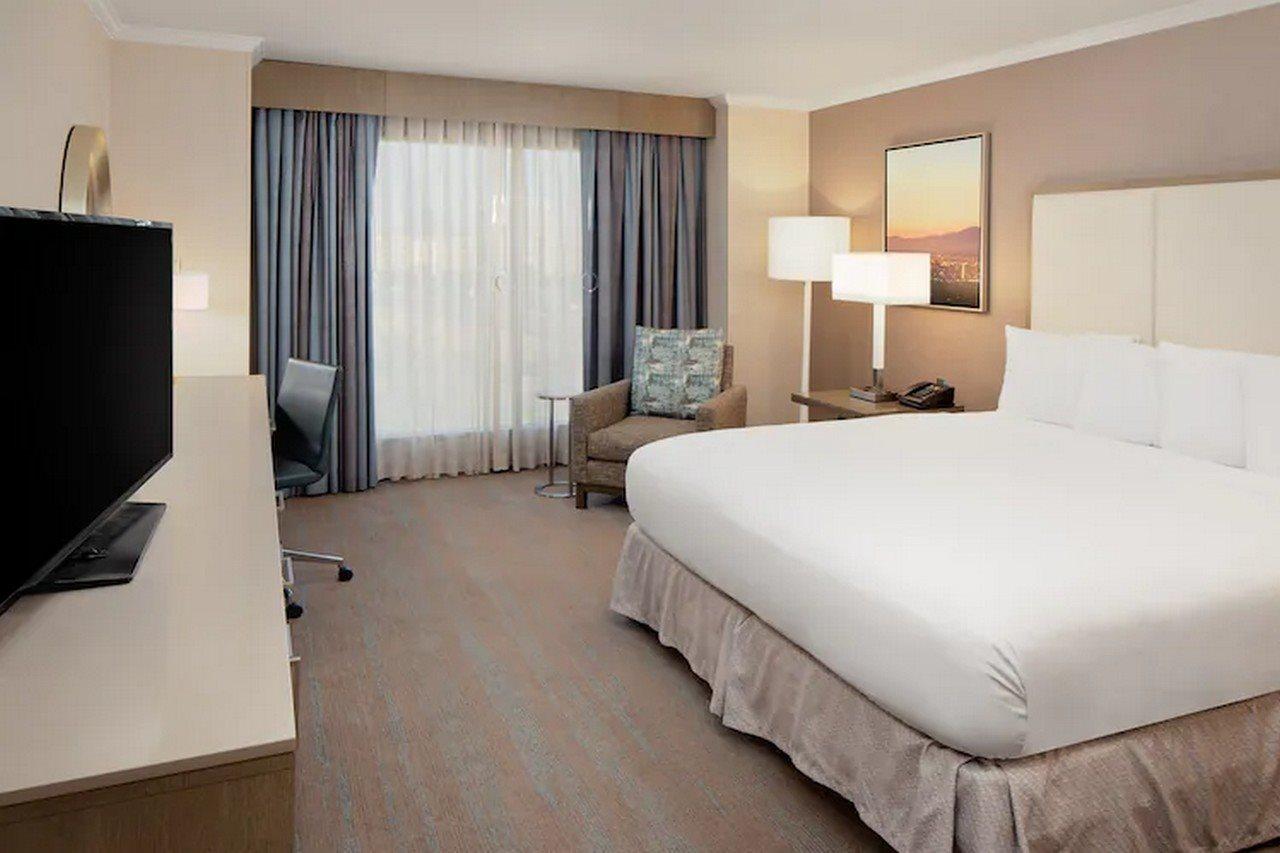 Doubletree By Hilton Irvine Spectrum Eksteriør bilde
