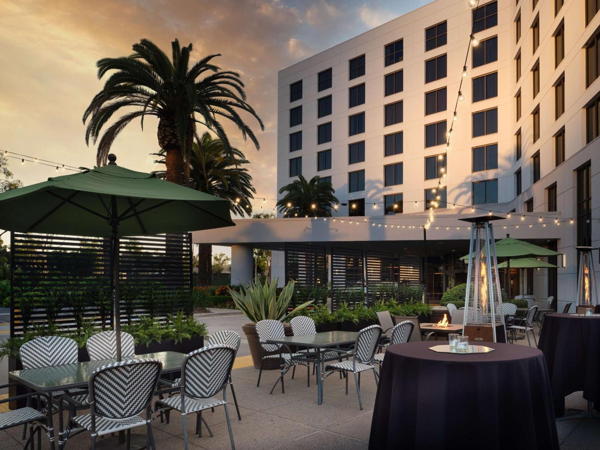 Doubletree By Hilton Irvine Spectrum Eksteriør bilde
